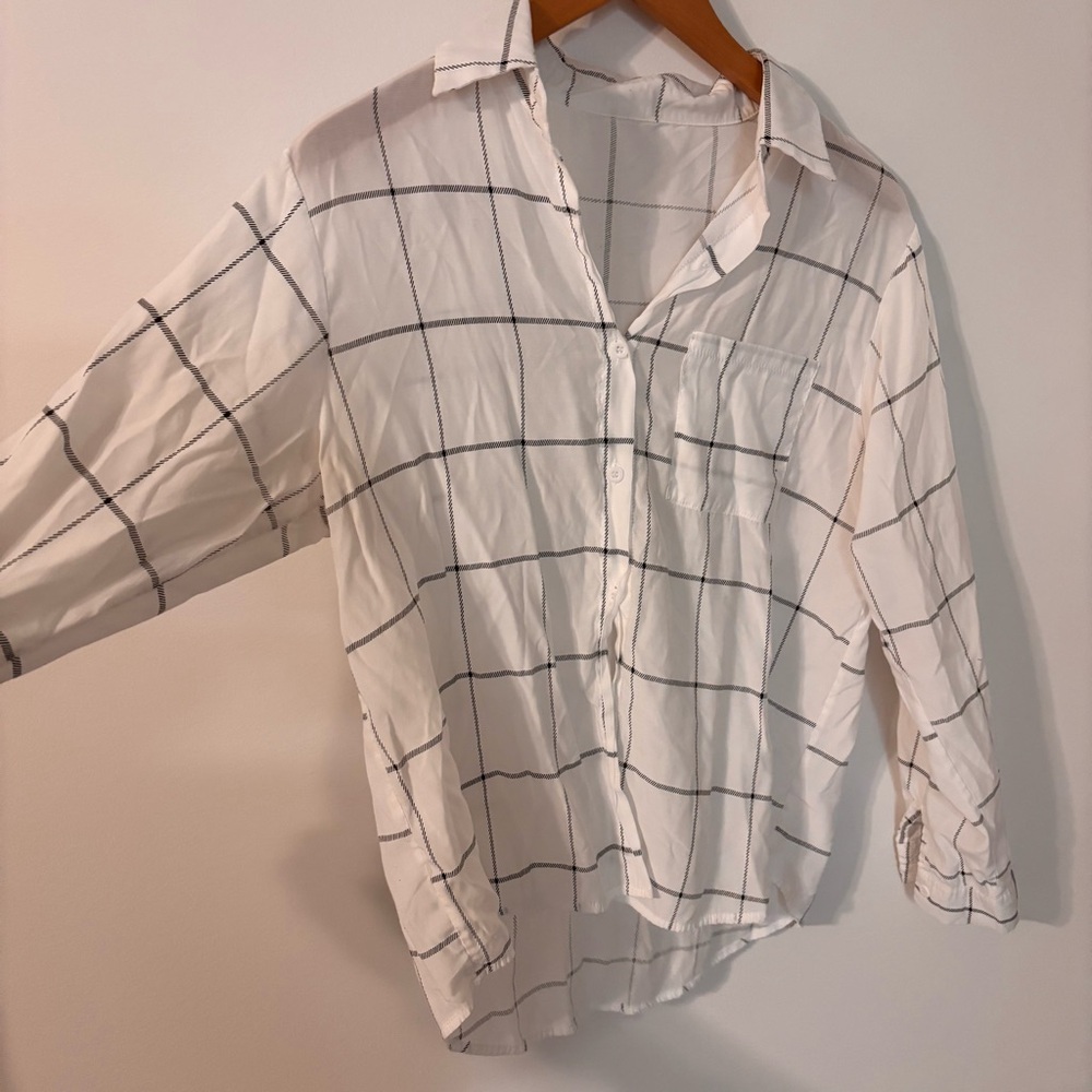 White and Black Checkered Blouse One Size (XS/S) GUC - Picture 3 of 5